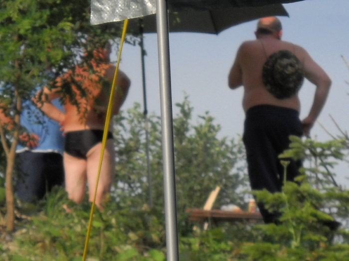 studiu facut din cort.