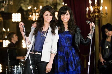 Selena-Gomez-Demi-Lovato-01 - LA MULTI ANI DEMI LOVATO