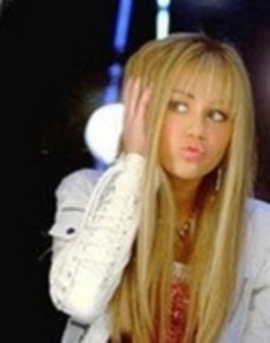 11007255_BCBVTUKGE - Hannah Montana-sedinta foto5