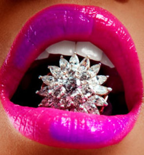 68187913a00f4550_pink-lips-jewelry - LiPs