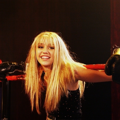 as-a-part-of-100-days-of-HANNAH-MONTANA-hannah-montana-14741790-500-500[1]