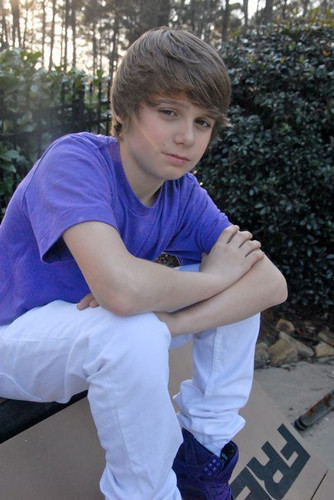 EWUWCANVWVXUNRNJZZU - christian beadles