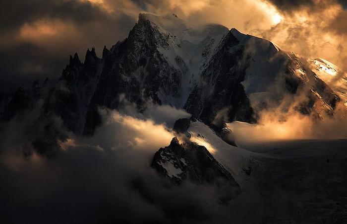 top-of-mont-blanc-peak-summit1