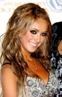 64089d542173683d7cb0f585ef4afa4d-tb_200 - Anahi anahi