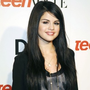 selena-gomez-300x300 - selena gomez