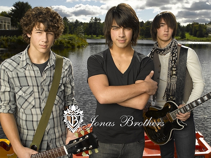 JB-the-jonas-brothers-1634861-1000-750