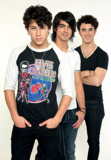 TheJonasBrothers8