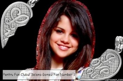 captionit0011456700D37 - Album Pentru Toti Fanii Selena Gomez