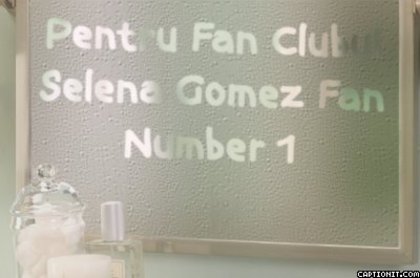 captionit0011833581D37 - Album Pentru Toti Fanii Selena Gomez