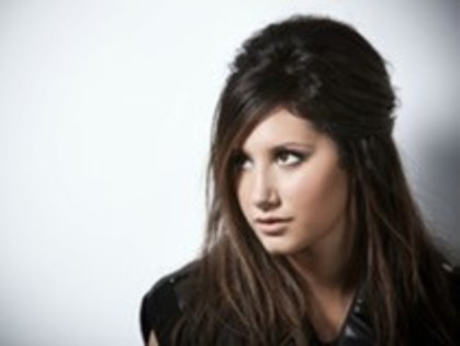 11463216_JWFVIBDHO - poze cu ashley tisdale