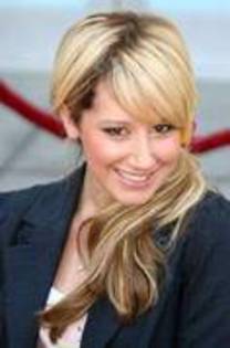 CMLXZZDEOTBGFYTQYUE - poze cu ashley tisdale