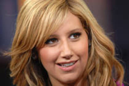 PNCEWYJNJRPYCCDWNAS - poze cu ashley tisdale