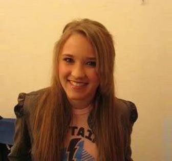 CKWEJAZLJQEPDLZBUNO - emily osment