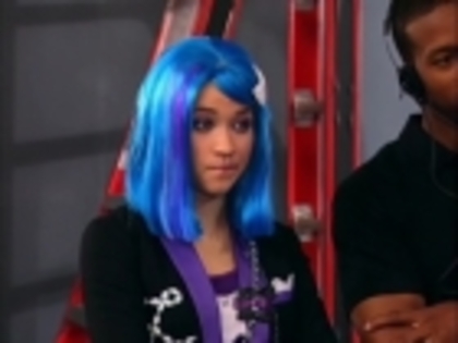 emily-osment-hannah-montana-screencap-07