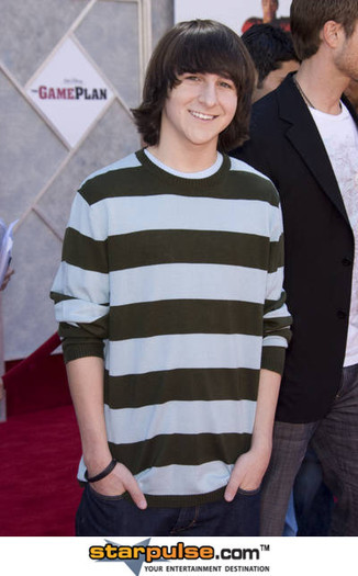 KMHSNQXAZYEISIICSOV - mitchel musso