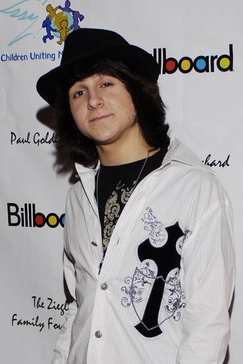 QEOTIWPSXPMUBJTARIG - mitchel musso