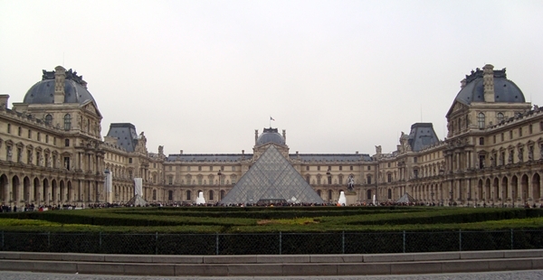 Muzeul Louvre din Paris,Franta2