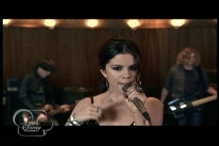 Selena Gomez Round and Round - Selena Marie Gomez