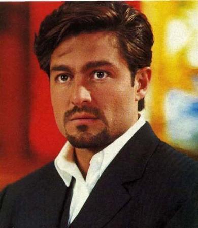 6 - Fernando Colunga