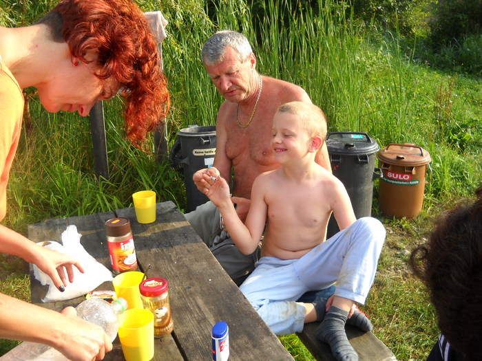 ...acuma fumez si eu  Bundu...