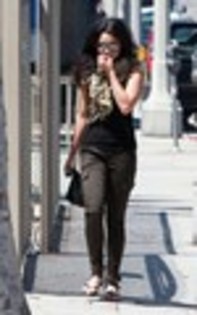Vanessa-out-in-West-Hollywood-vanessa-anne-hudgens-14677762-75-120