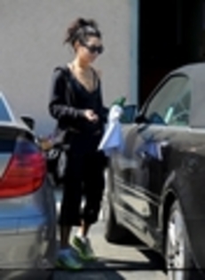 Vanessa-out-in-LA-vanessa-anne-hudgens-14648517-88-120