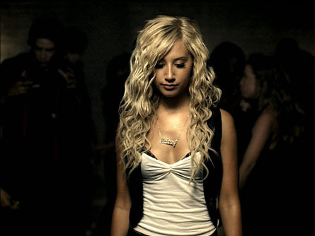 Ashley-Tisdale-wb10[2]