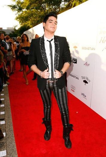 Adam_Lambert_1259622184_2