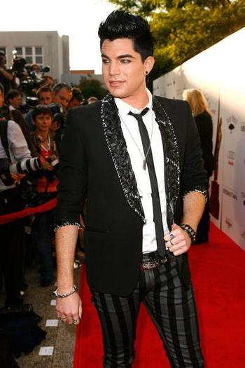 Adam_Lambert_1259622184_3