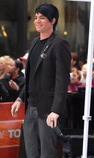 Adam_Lambert_1259659954_3