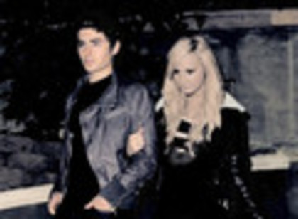 zashley-zac-efron-and-ashley-tisdale-14466303-120-88