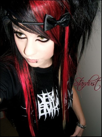 2177723136_10f3766991_o-479x640 - emo girls