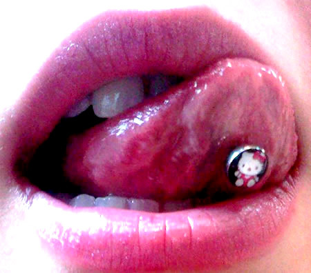 a96826_hello-kitty-tongue-ring2 - hello kitty