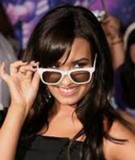 14272063_OKCWXJHGB - club demi lovato