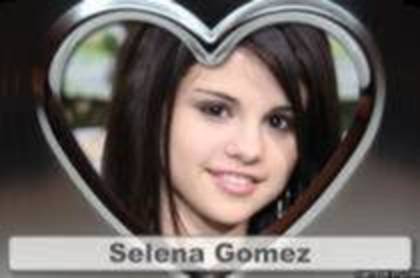 selena gomez - poze cu my idol