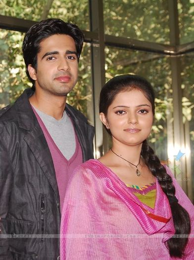 0 - Avinash Sachdev si Rubina Dilaik