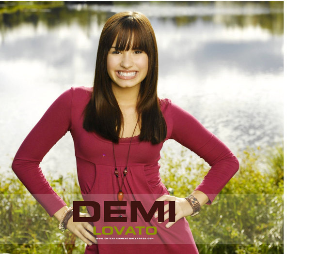 3 poze cu Demi Lovato