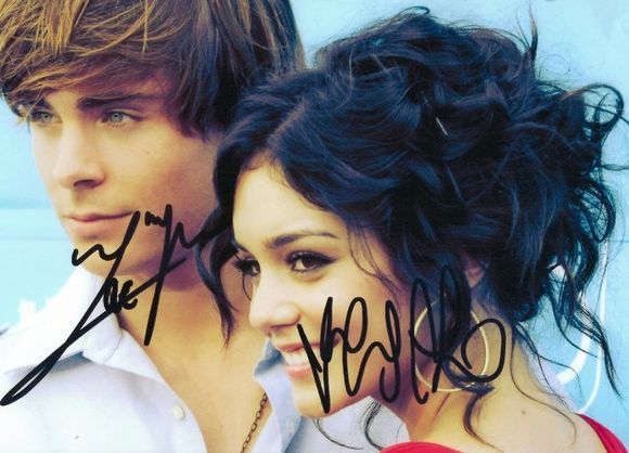 Vane si Zac poza cu autograf - Vanessa Anne Hudgens