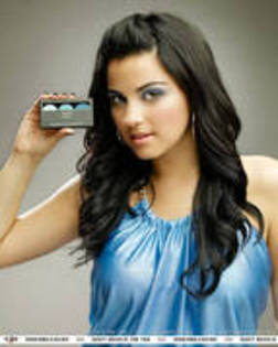 BQEWEOXJIFWIVPRUVZP - Maite Perroni