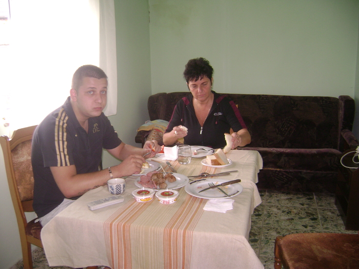 mai am o imbucatura si...