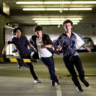 Jonas-Brothers_l[1]