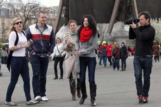 selena-gomez-paris-stroll-54-530x352 - Selena in Paris