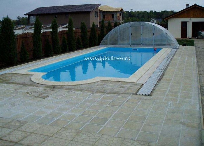 piscina cu acoperire din policarbonat si scara de acces tip Roman_m - piscine