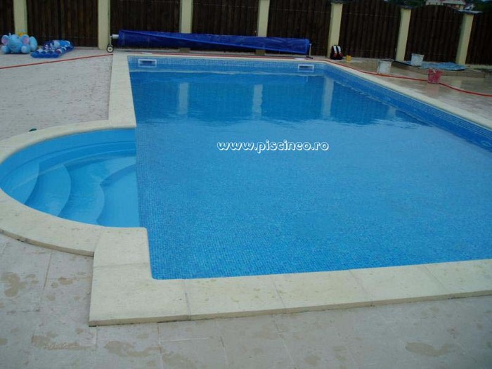 piscina cu scara Roman si sistem de inot impotriva curentului_m