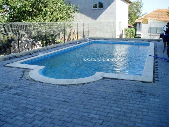 piscina otel cu scara Roman2_mare