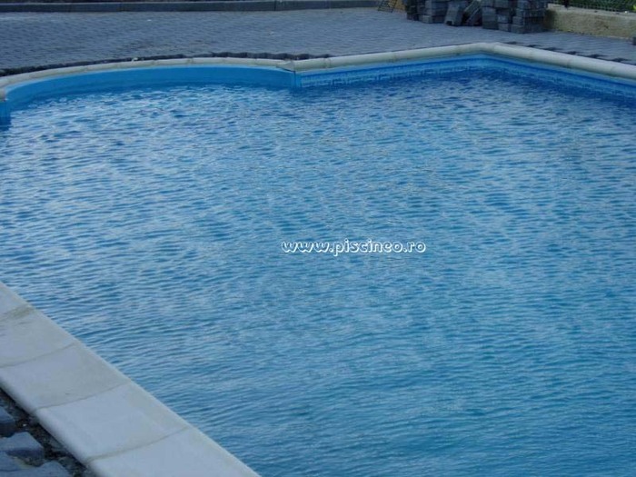 piscina otel cu scara Roman_mare