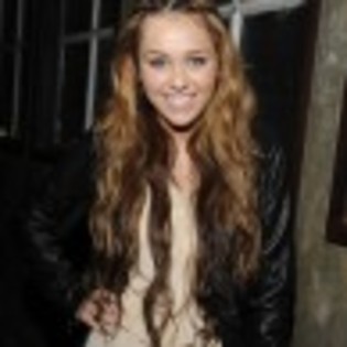  - WwWde ce poate sa fie asa rea-Miley Cyrus la petrecerea de despartire de Hannah MontanaWwW