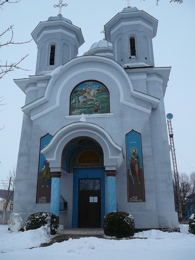 P1160289 - Biserica -iarna