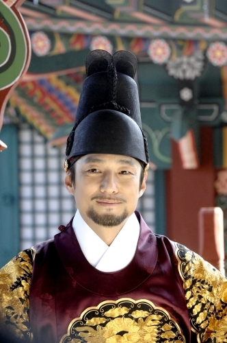 1268915790246_1 - Regele Sukjong