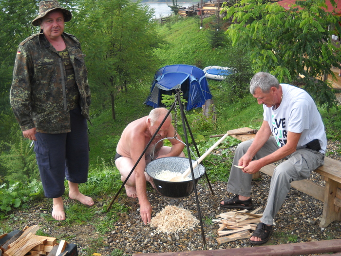 Bundu a gasit locul pentru foc...si...